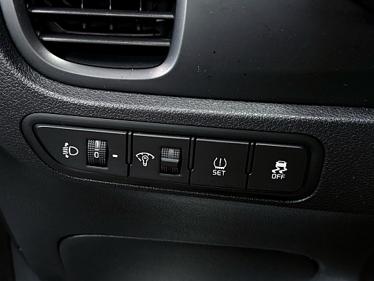 Kia Rio Лига Европы, 2018 года, пробег 100683 км