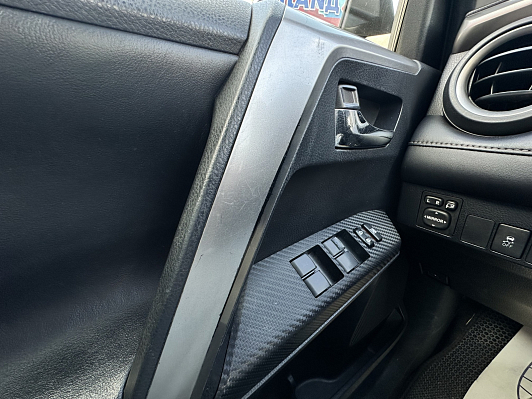 Toyota RAV4, 2012 года, пробег 146024 км