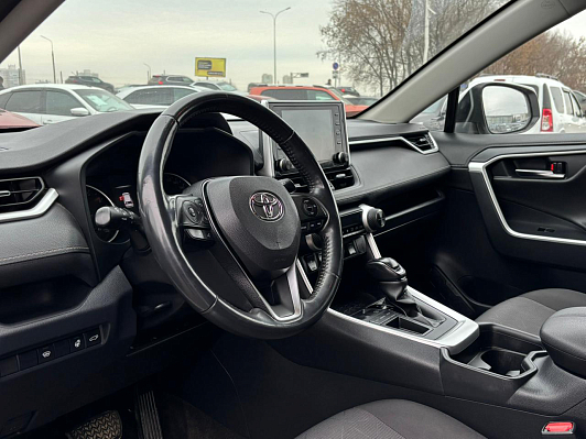 Toyota RAV4 Комфорт, 2021 года, пробег 85699 км