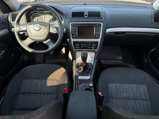Skoda Octavia, 2011 года, пробег 203832 км