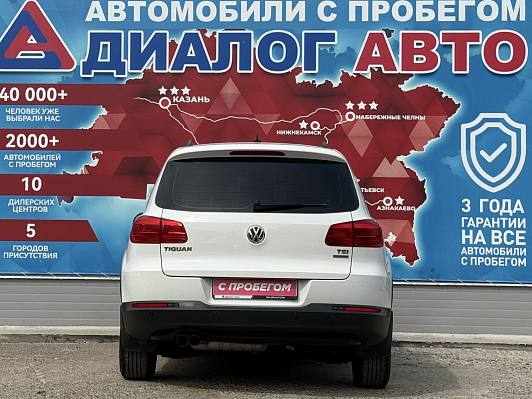 Volkswagen Tiguan Trend&Fun, 2013 года, пробег 136000 км