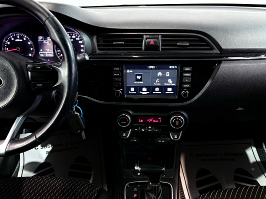 Kia Rio Лига Европы, 2018 года, пробег 100683 км