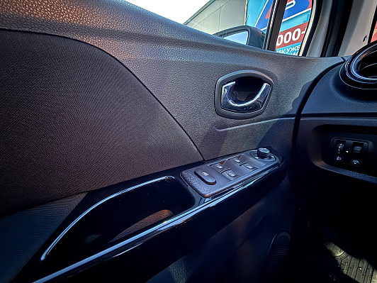 Renault Kaptur Style, 2017 года, пробег 124420 км