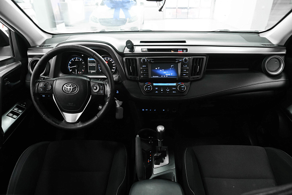 Toyota RAV4, 2016 года, пробег 105500 км