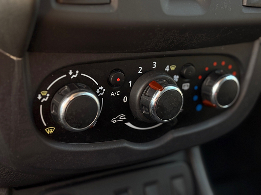 Renault Duster Expression, 2019 года, пробег 105390 км