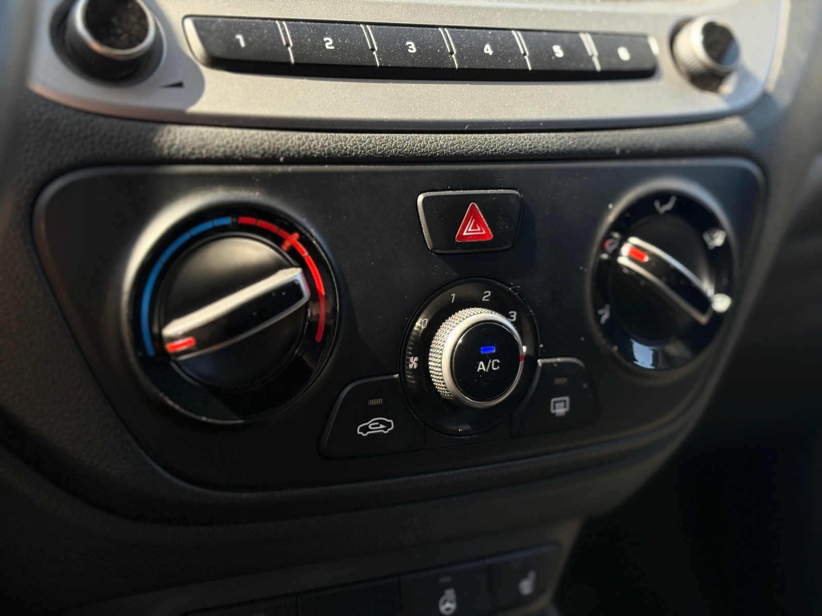 Hyundai Solaris Elegance, 2019 года, пробег 107300 км