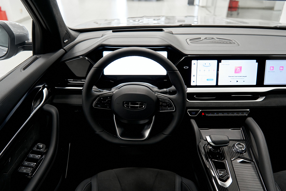 Geely Monjaro Flagship (2023-2025), серый