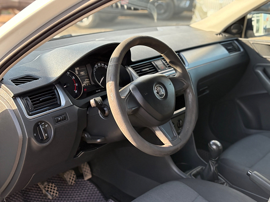 Skoda Rapid Ambition, 2015 года, пробег 238937 км