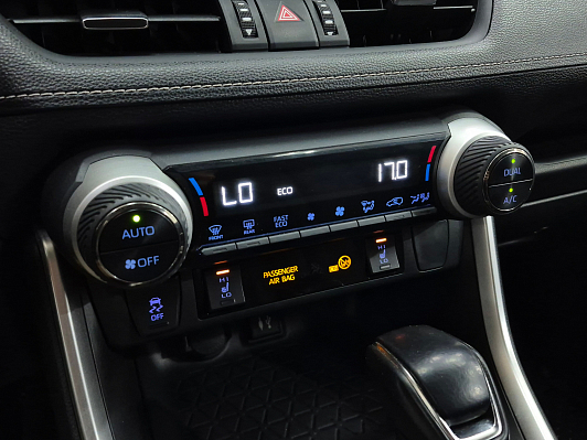 Toyota RAV4 Комфорт, 2019 года, пробег 103658 км