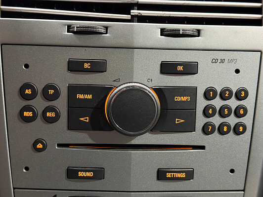 Opel Astra, 2012 года, пробег 157391 км