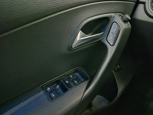 Volkswagen Polo Comfortline, 2019 года, пробег 93211 км