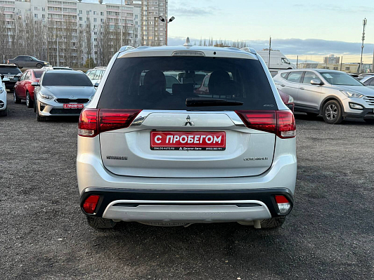Mitsubishi Outlander Intense+, 2019 года, пробег 103700 км