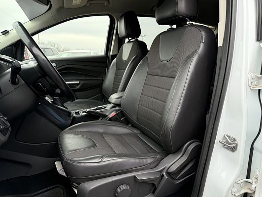 Ford Kuga Titanium, 2014 года, пробег 130486 км