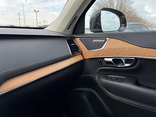 Volvo XC90 R-Design, 2020 года, пробег 80700 км