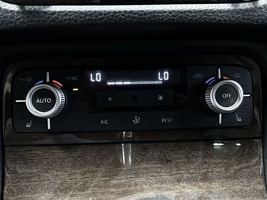 Volkswagen Touareg Business, 2015 года, пробег 176000 км
