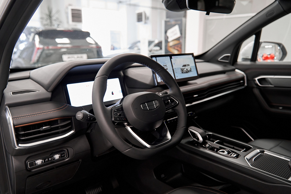 Geely Okavango Флагман, белый