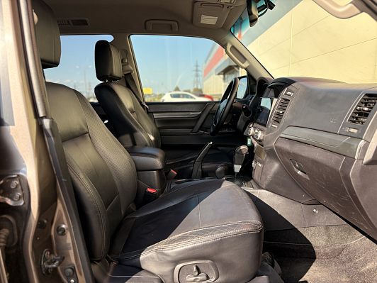 Mitsubishi Pajero Ultimate, 2011 года, пробег 269000 км