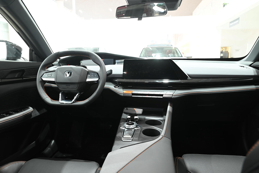 Changan UNI-V LX, черный