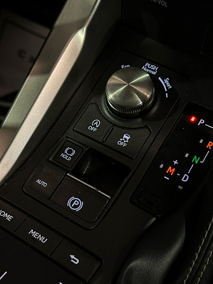 Lexus NX Black Vision, 2020 года, пробег 90000 км