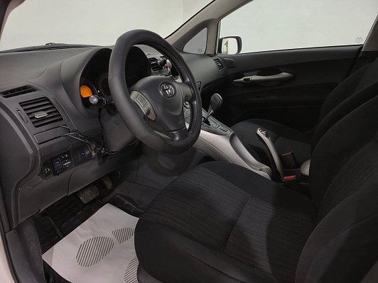 Toyota Auris, 2009 года, пробег 237715 км