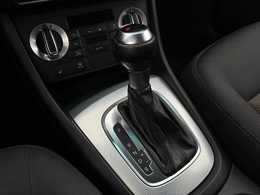 Audi Q3, 2012 года, пробег 215883 км