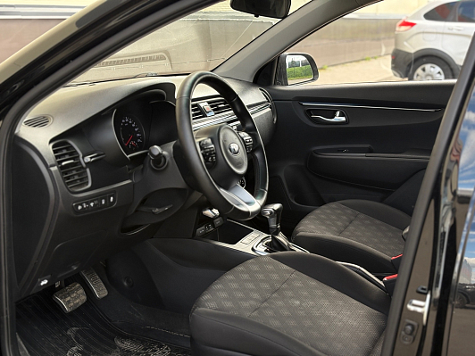 Kia Rio Luxe RED Line, 2019 года, пробег 95000 км