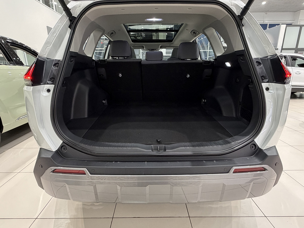 Toyota RAV4 Luxury, белый