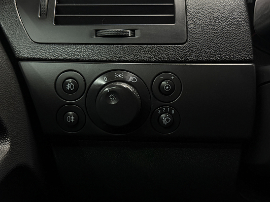 Opel Astra Enjoy, 2011 года, пробег 154107 км