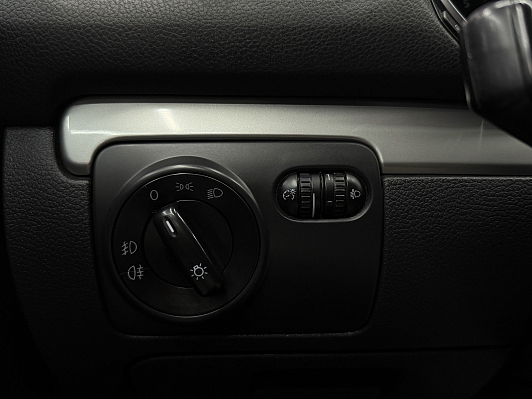 Volkswagen Golf, 2011 года, пробег 305054 км