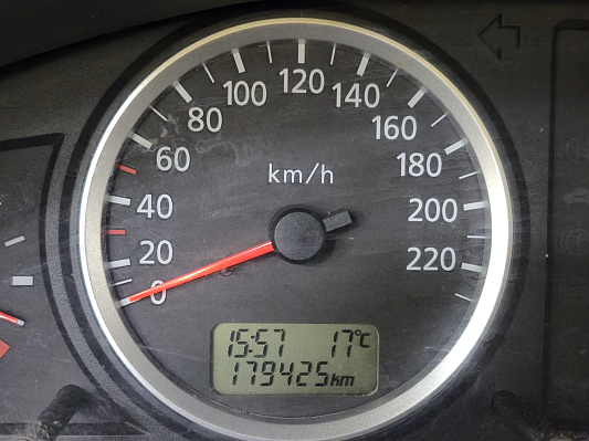 Nissan Almera, 2004 года, пробег 179423 км