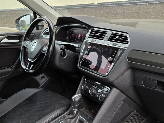 Volkswagen Tiguan, 2019 года, пробег 117212 км