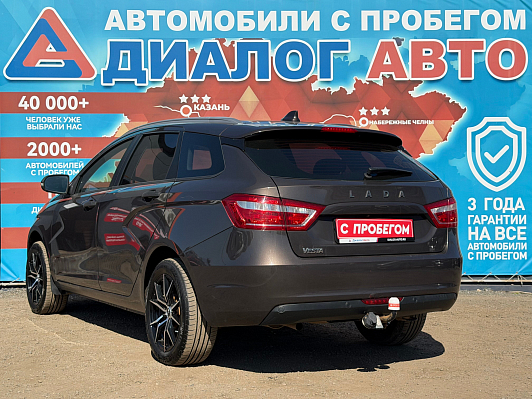 Lada (ВАЗ) Vesta Luxe Multimedia (2017-2019), 2019 года, пробег 124699 км
