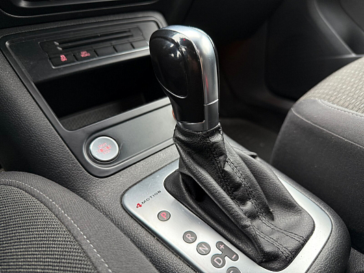 Volkswagen Tiguan Avenue, 2013 года, пробег 272000 км