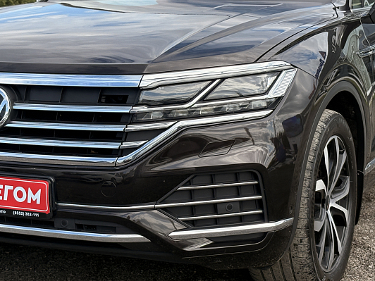 Volkswagen Touareg Exclusive, 2019 года, пробег 106856 км
