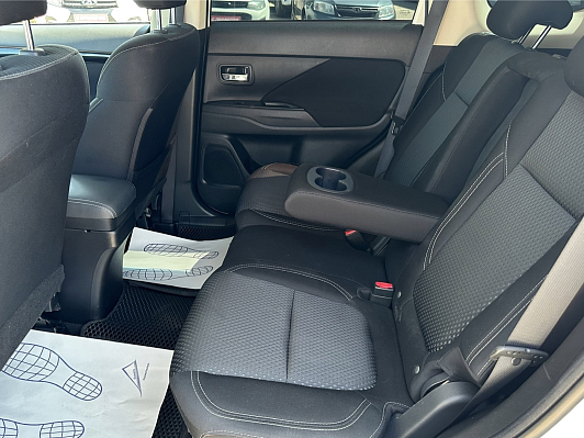 Mitsubishi Outlander Intense+, 2021 года, пробег 64738 км