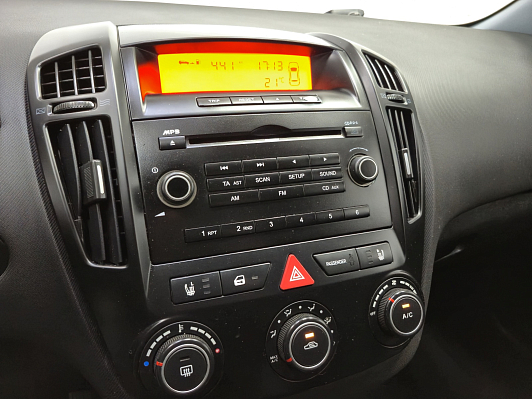 Kia Ceed Стандарт, 2008 года, пробег 304962 км
