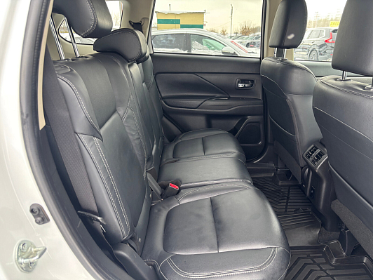 Mitsubishi Outlander Instyle, 2021 года, пробег 83293 км