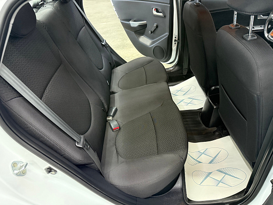 Kia Rio, 2016 года, пробег 111806 км