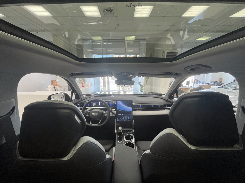 Geely Atlas Спорт, зеленый