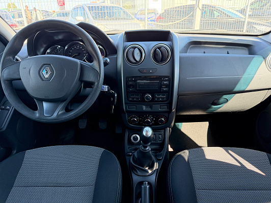 Renault Duster Expression, 2015 года, пробег 200000 км