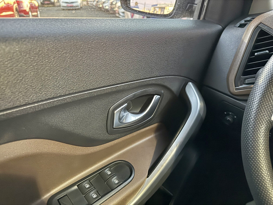 Lada (ВАЗ) XRAY Luxe Prestige (2018), 2019 года, пробег 114500 км