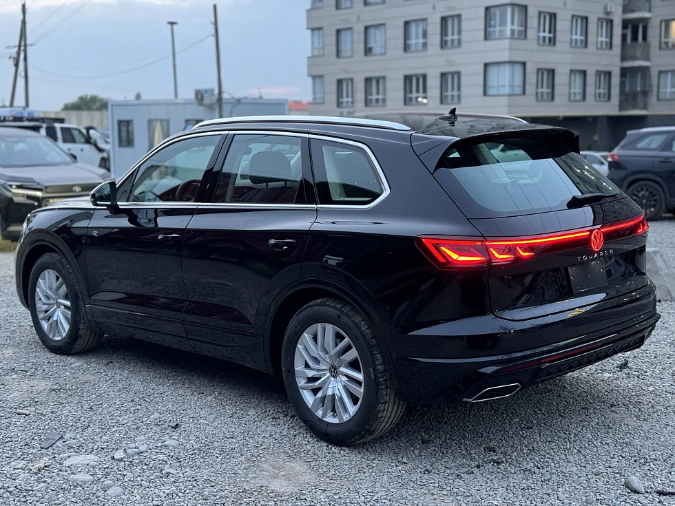 Volkswagen Touareg Sharp shadow version, черный