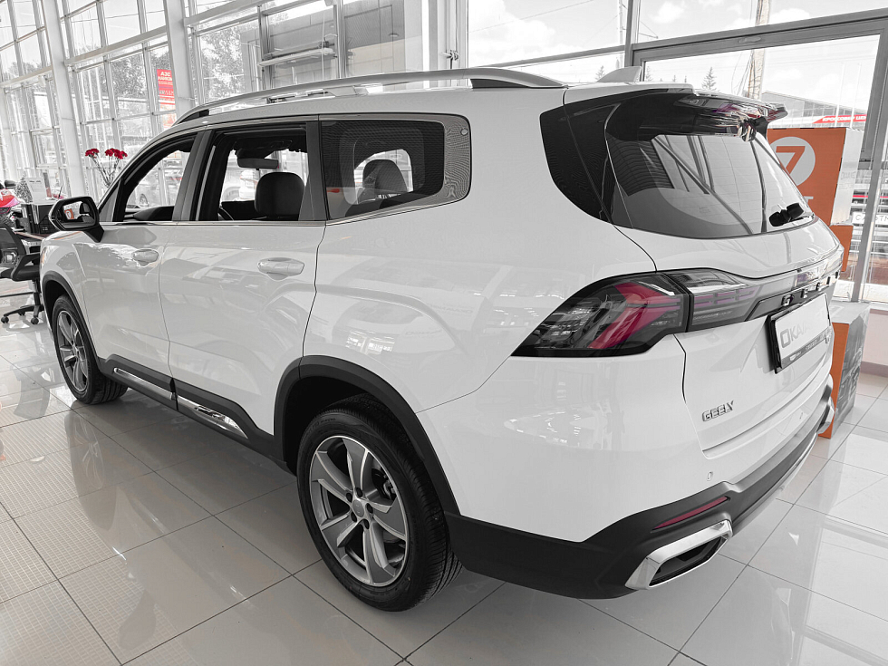 Geely Okavango Флагман, белый