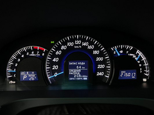 Toyota Camry, 2012 года, пробег 215000 км