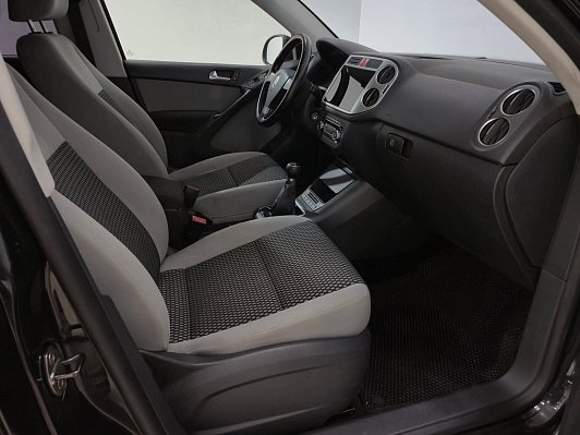 Volkswagen Tiguan Trend&Fun, 2010 года, пробег 219200 км