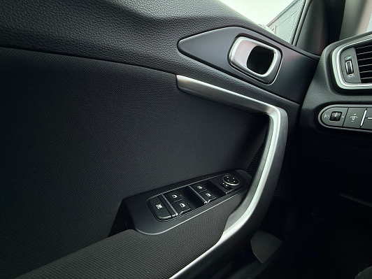 Kia Ceed Luxe, 2023 года, пробег 31000 км