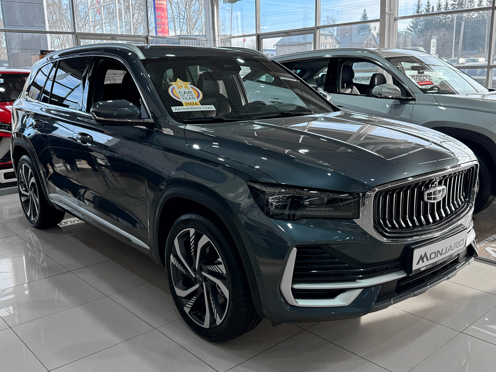 Geely Monjaro , серый
