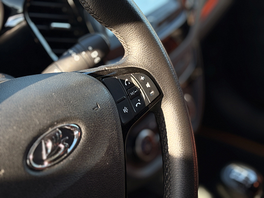 Lada (ВАЗ) Vesta Luxe Multimedia, 2018 года, пробег 131080 км