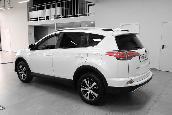 Toyota RAV4, 2016 года, пробег 105500 км