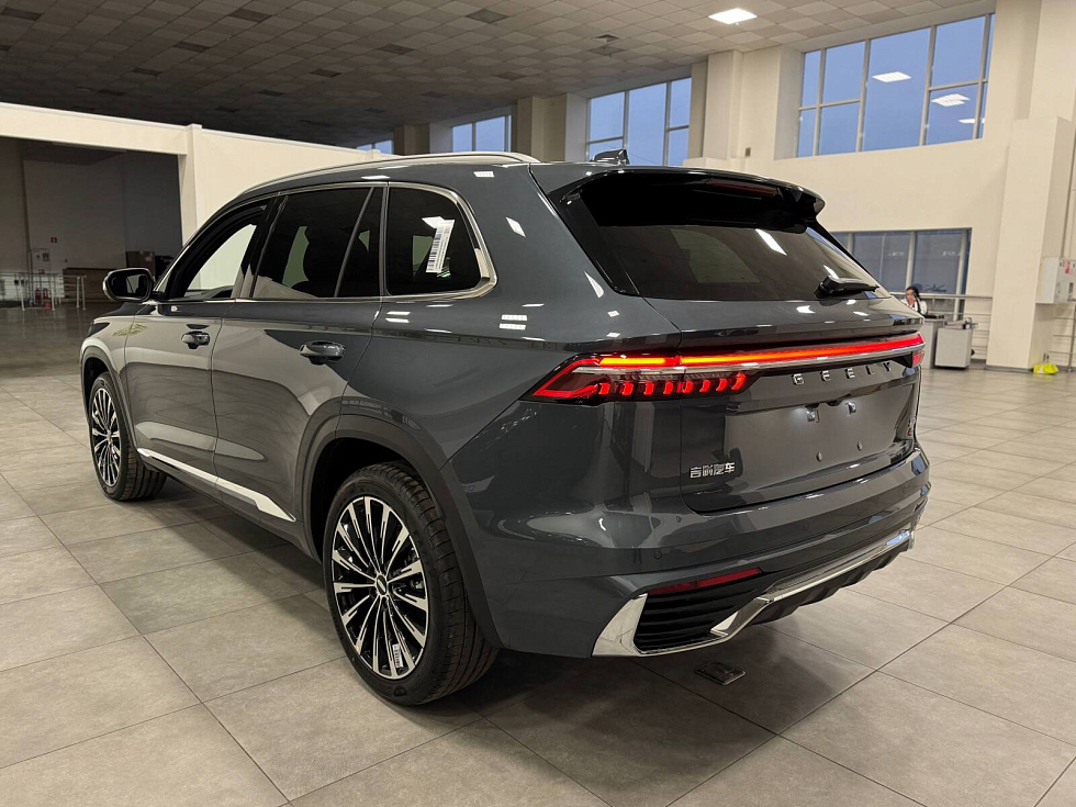 Geely Monjaro Full Moon (Xingyue L), серый